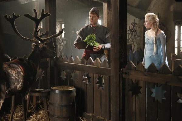 Photo Flash: New Stills of FROZEN's Elsa and Kristoff in ABC's ONCE UPON A TIME 