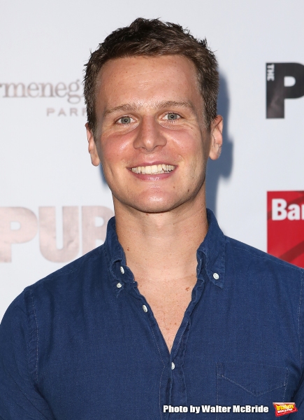 Jonathan Groff  Photo