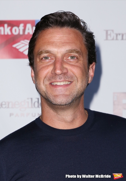 Raul Esparza  Photo