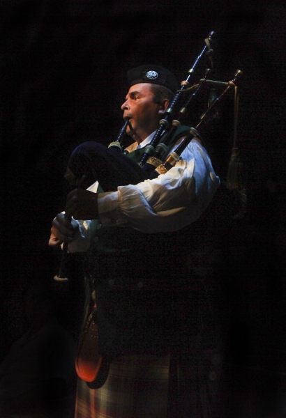 Photo Flash: First Look at Robert J. Townsend, Jennifer Hope Wills and More in BRIGADOON at Music Circus Image