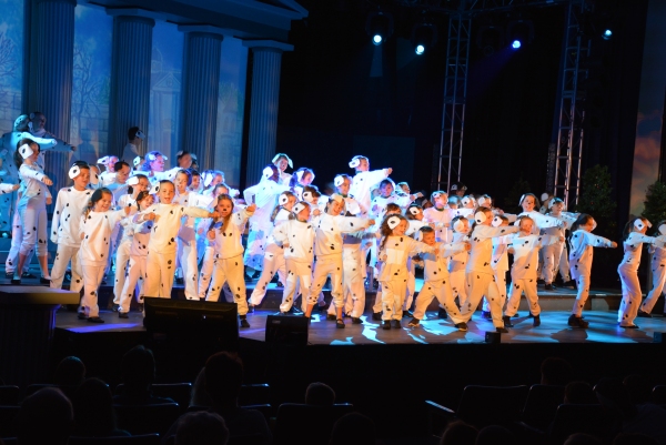 Photo Flash: Dennis DeYoung's 101 DALMATIANS Opens at Newtown High School Image