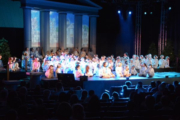 Photo Flash: Dennis DeYoung's 101 DALMATIANS Opens at Newtown High School Image