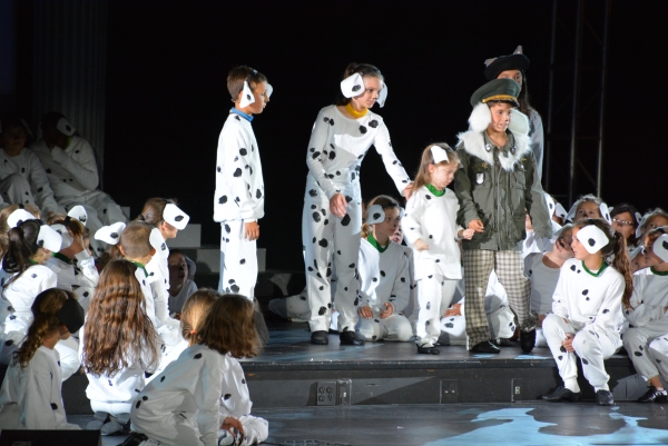 Photo Flash: Dennis DeYoung's 101 DALMATIANS Opens at Newtown High School Image