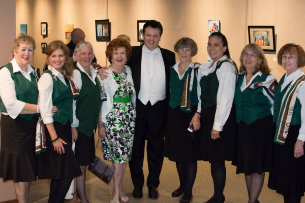 Photo Flash: Anthony Kearns Performs in Sacramento Image