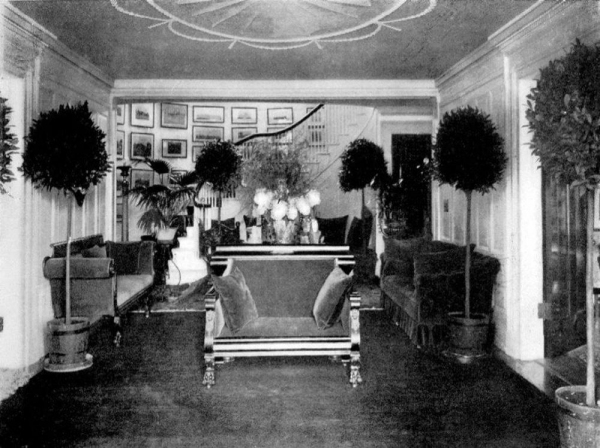 Photo Flash: Behind the Scenes - Historic Hamptons Mansion Gala Benefits Southampton Historical Museum Image