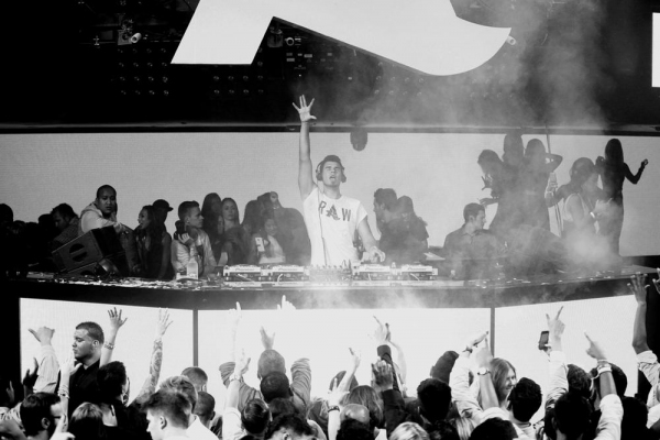Photo Flash: Miles Teller Celebrates Labor Day Weekend at Hakkasan Las Vegas Image