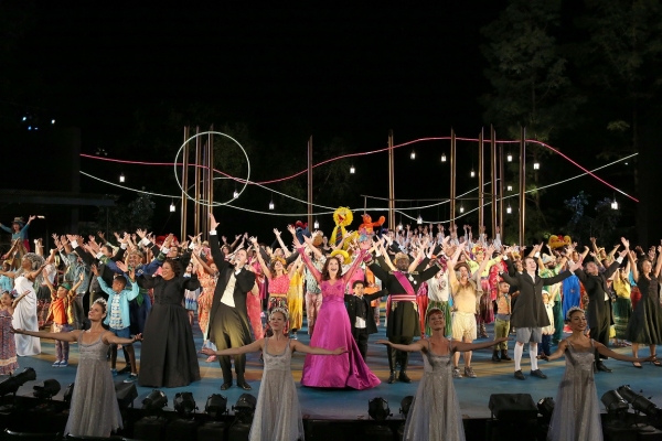 The company of The Public TheaterÃ¢â‚¬â„¢s Public WorkÃ¢â‚¬â„¢s f Photo