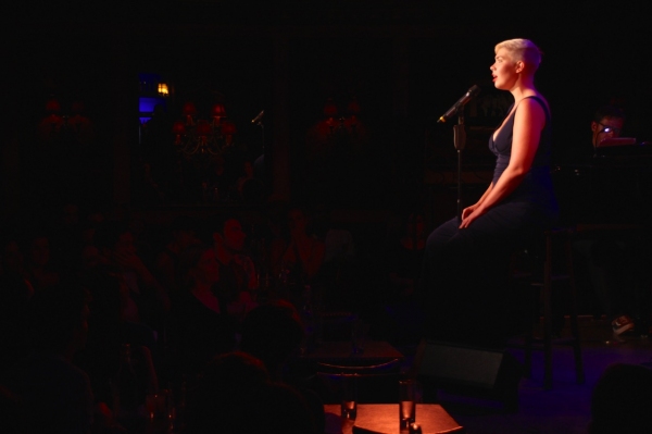 Photo Flash: Amy Jo Jackson Performs at 54 Below  Image