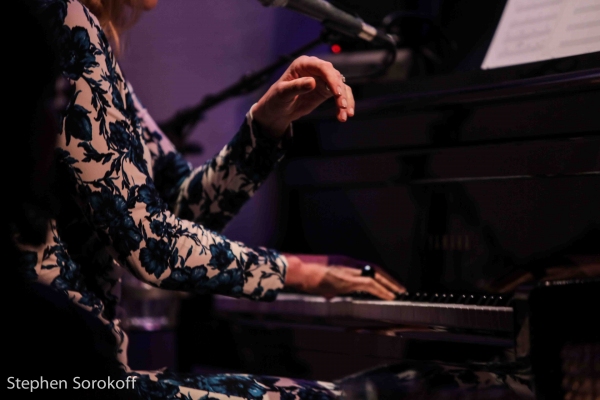 Photo Coverage: Luba Mason Brings MIXTURA to the Metropolitan Room Image