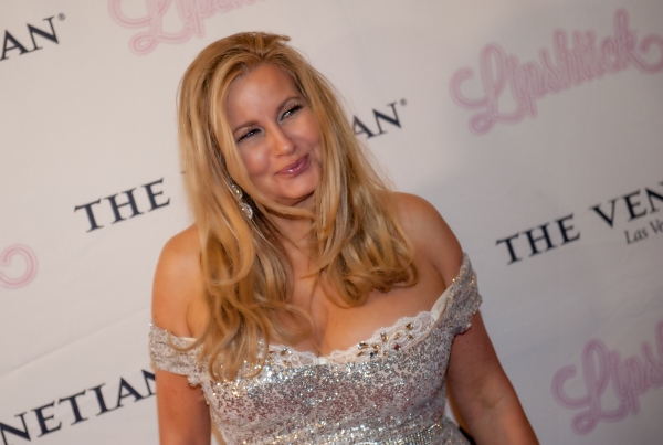 Photo Flash: Jennifer Coolidge Stands Up at LIPSHTICK Image
