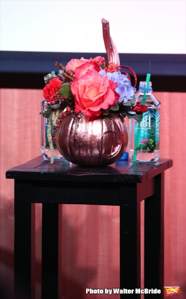 Photo Coverage: Lesley Ann Warren Performs from CINDERELLA at Barnes & Noble  Image