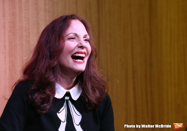 Photo Coverage: Lesley Ann Warren Performs from CINDERELLA at Barnes & Noble  Image
