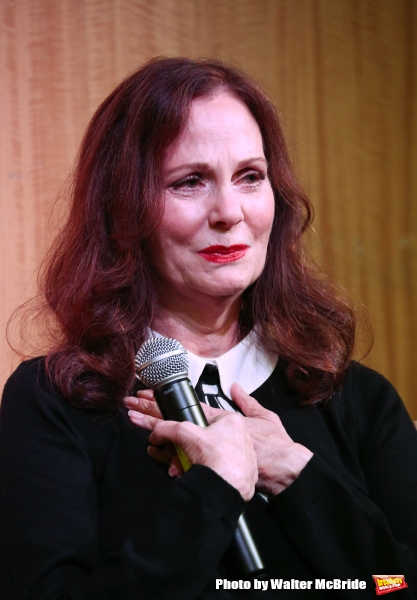 Photo Coverage: Lesley Ann Warren Performs from CINDERELLA at Barnes & Noble  Image