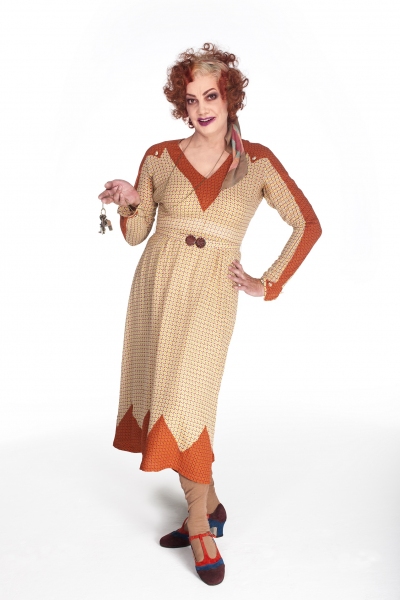 Photo Flash: First Look at Craig Revel Horwood as Miss Hannigan in ANNIE UK Tour Image