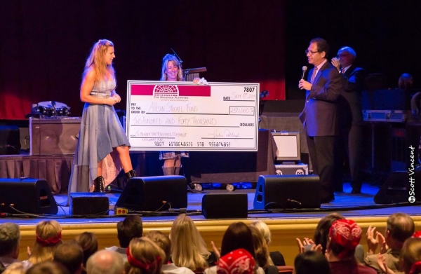 Photo Flash: Inside Ridgefield Playhouse's Willie Nelson Gala, Feat. Harvey Fierstein & More Image