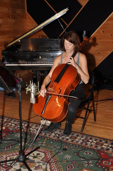 Emily Brausa (Cello) Photo