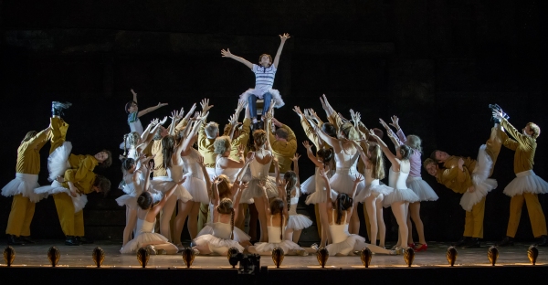 Photo Coverage Special: 25 Billy Elliots Unite in Special Finale of BILLY ELLIOT THE MUSICAL for Live Taping!  Image