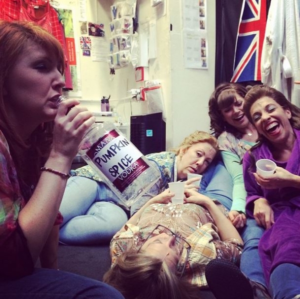 Photo Flash: Saturday Intermission Pics October 4 - MISS SAIGON Parodies THE COMMITMENTS, and More Image