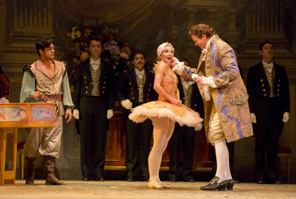 Photo Flash: First Look at Renee Fleming and More in Lyric Opera's CAPRICCIO Image