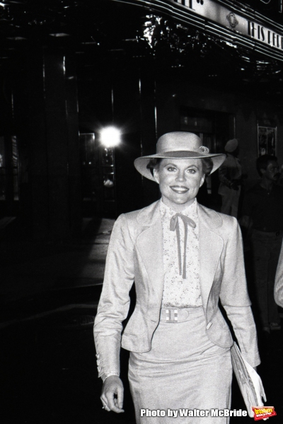 Photo Blast from Past: On the Set with ANNIE Cast in 1982 Image