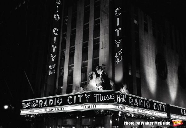 Photo Blast from Past: On the Set with ANNIE Cast in 1982 Image