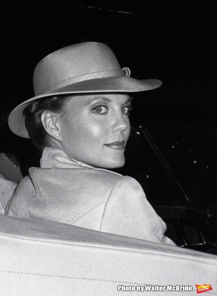 Photo Blast from Past: On the Set with ANNIE Cast in 1982 Image