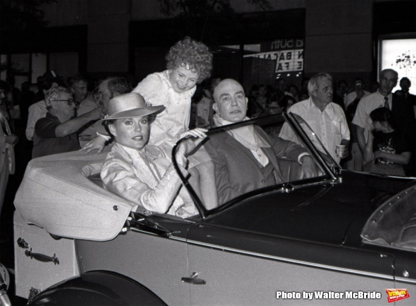 Photo Blast from Past: On the Set with ANNIE Cast in 1982 Image