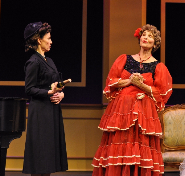 Photo Flash: First Look at International City Theatre's GLORIOUS! Image