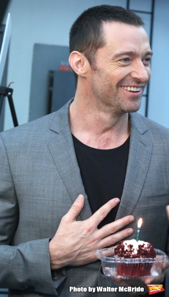 Photo Coverage: EXTRA Delivers Hugh Jackman a Birthday Cupcake! Image