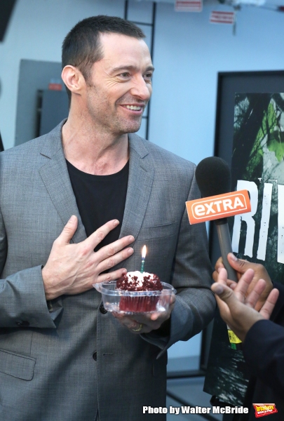 Photo Coverage: EXTRA Delivers Hugh Jackman a Birthday Cupcake! Image