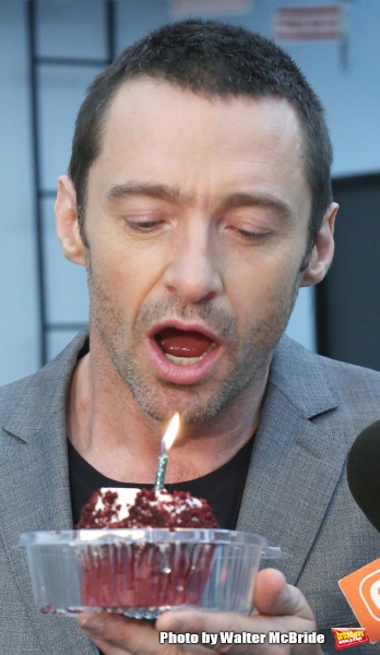 Photo Coverage: EXTRA Delivers Hugh Jackman a Birthday Cupcake! Image
