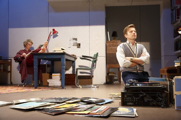 Photo Flash: First Look at Ewan McGregor, Maggie Gyllenhaal, Cynthia Nixon and More in THE REAL THING Image