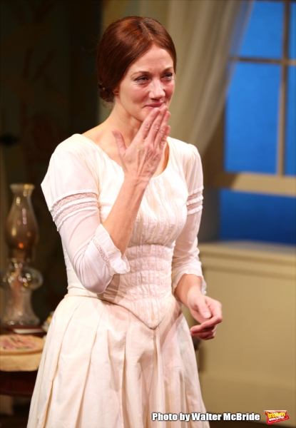 Photo Coverage: Joely Richardson Takes Opening Night Bows in THE BELLE OF AMHERST Image