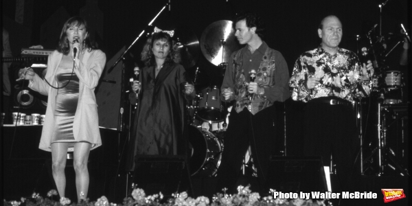 Manhattan Transfer: Janis Siegel, Cheryl Bentyne, Alan Paul and Tim Hauser performing Photo