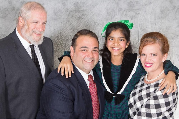 heldon Bruce Zeff as Kris Kringle, Roman Sohor as Fred Gailey, Aanya Menon as Susan W Photo