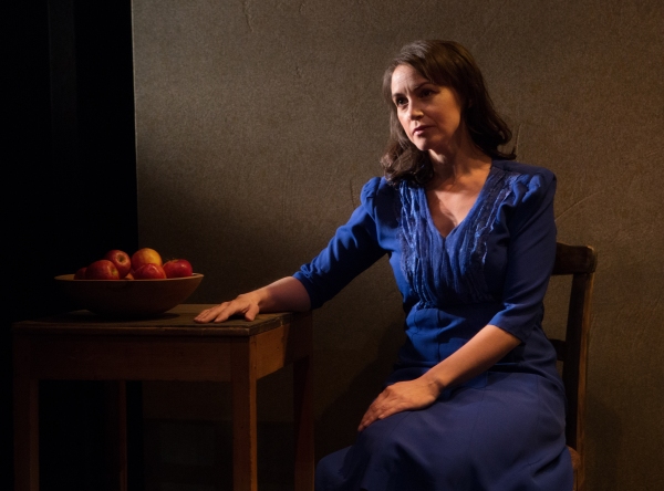 Photo Flash: First Look at Tarragon Theare's THE BAKELITE MASTERPIECE Image