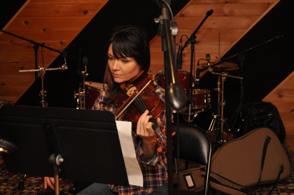 Exclusive Photo Coverage: ONCE Cast Comes A-Wassailing for Carols For A Cure! Image