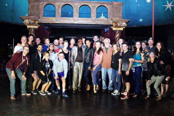 Photo Flash: Ben Vereen Reunites With PIPPIN Cast on National Tour Image
