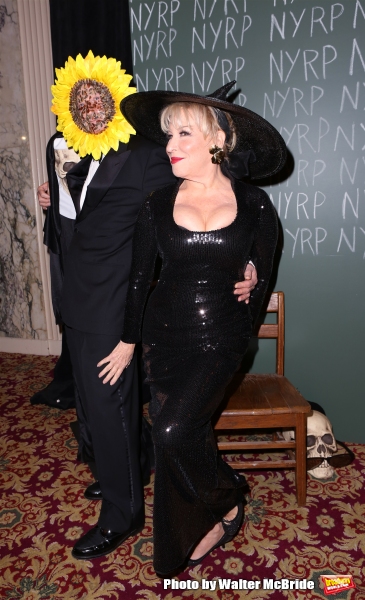 Photo Coverage: Bette Midler Hosts 19th Annual Hulaween Gala: Fellini Hulaweeni Photo Coverage: Bette Midler Hosts 19th Annual Hulaween Gala: Fellini Hulaweeni Image