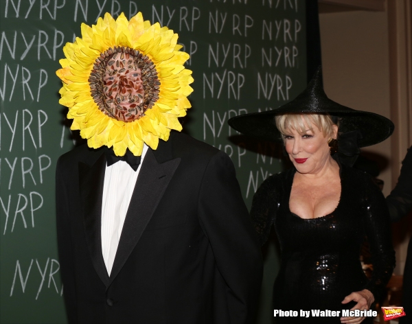 Photo Coverage: Bette Midler Hosts 19th Annual Hulaween Gala: Fellini Hulaweeni Photo Coverage: Bette Midler Hosts 19th Annual Hulaween Gala: Fellini Hulaweeni Image