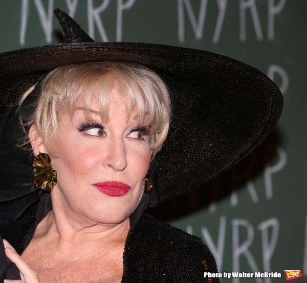 Photo Coverage: Bette Midler Hosts 19th Annual Hulaween Gala: Fellini Hulaweeni  Image