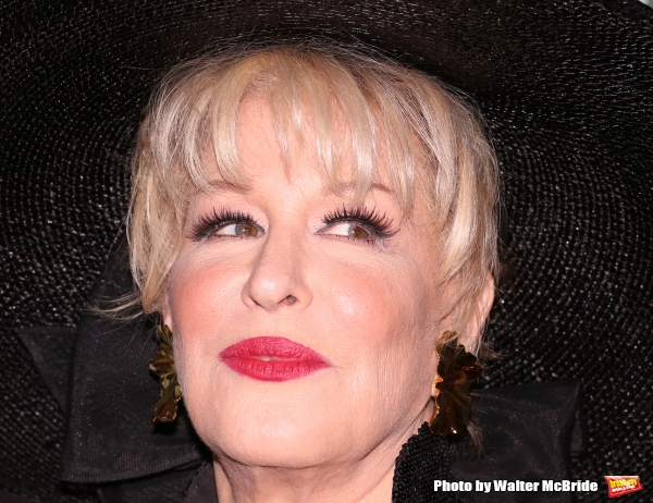 Photo Coverage: Bette Midler Hosts 19th Annual Hulaween Gala: Fellini Hulaweeni  Image
