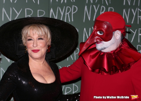 Photo Coverage: Bette Midler Hosts 19th Annual Hulaween Gala: Fellini Hulaweeni Photo Coverage: Bette Midler Hosts 19th Annual Hulaween Gala: Fellini Hulaweeni Image