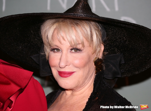 Photo Coverage: Bette Midler Hosts 19th Annual Hulaween Gala: Fellini Hulaweeni  Image
