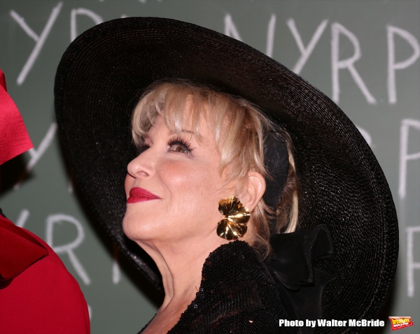 Photo Coverage: Bette Midler Hosts 19th Annual Hulaween Gala: Fellini Hulaweeni 