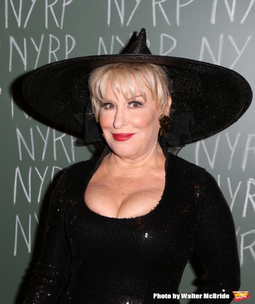 Photo Coverage: Bette Midler Hosts 19th Annual Hulaween Gala: Fellini Hulaweeni  Image