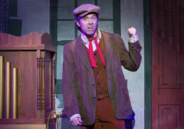Photo Flash: First Look at Walnut Street's MARY POPPINS Image