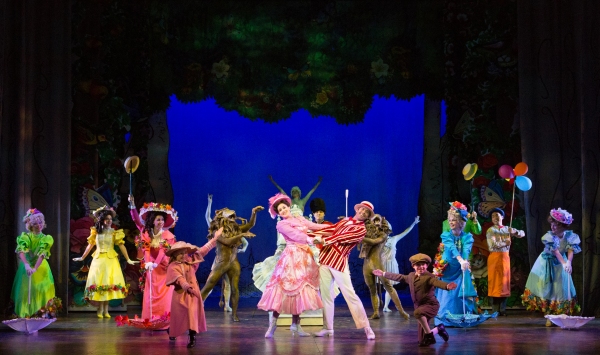 Photo Flash: First Look at Walnut Street's MARY POPPINS Image