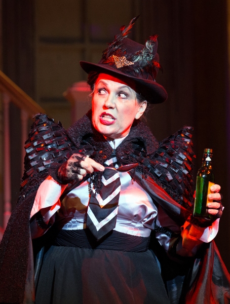 Photo Flash: First Look at Walnut Street's MARY POPPINS Image