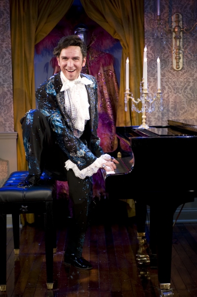 Photo Flash: First Look of the Milwaukee Repertory Theater's Production of LIBERACE! Image
